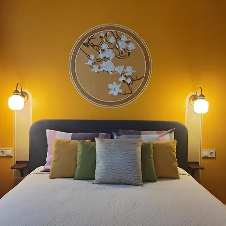 Apartment The Artist Nest ~ Retro Chic Jewel @ Top Spot *