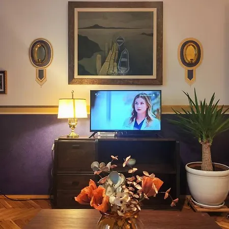 Apartment The Artist Nest ~ Retro Chic Jewel @ Top Spot Varna