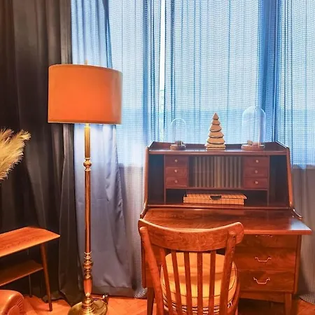 The Artist Nest ~ Retro Chic Jewel @ Top Spot Apartment *